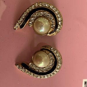 Pearl and faux diamond vintage clip on earrings